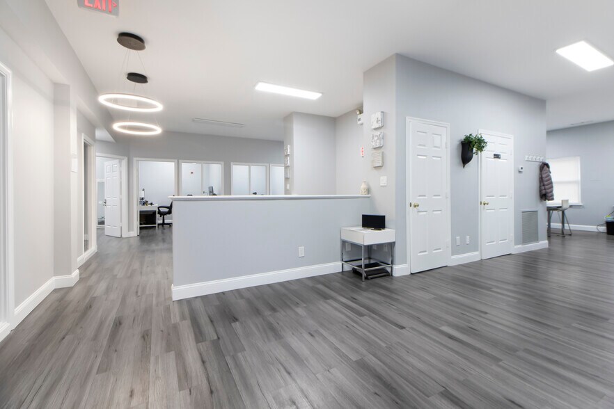 More Photos Of 4200 Evergreen Ln, Annandale Medical For Sale