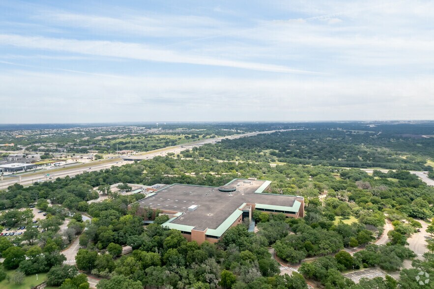 More Photos Of 8900 Amberglen Blvd, Austin Office For Lease