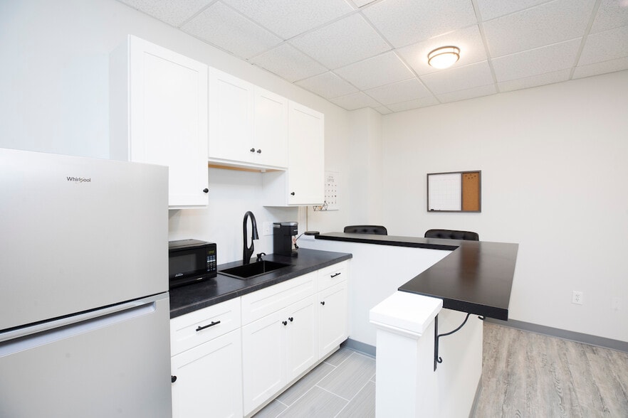 More Photos Of 1005-1025 Osgood St, North Andover Storefront Retail Office For Sale