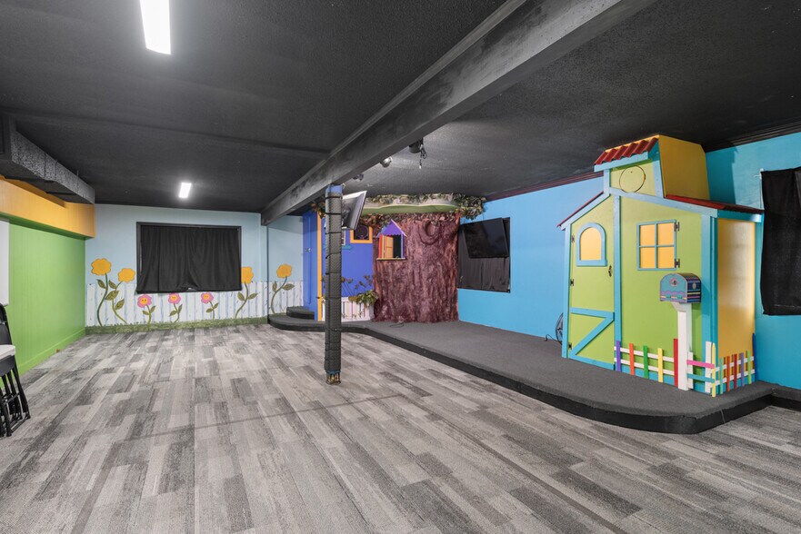 More Photos Of 310 Coles Ferry Pike, Lebanon Religious Facility For Sale