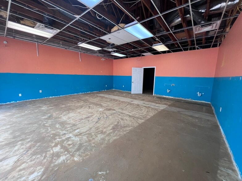 More Photos Of 4102 34th St S, Saint Petersburg Storefront Retail Office For Lease