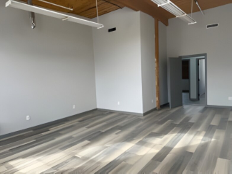 More Photos Of 60 Pine St, Methuen Light Manufacturing For Lease