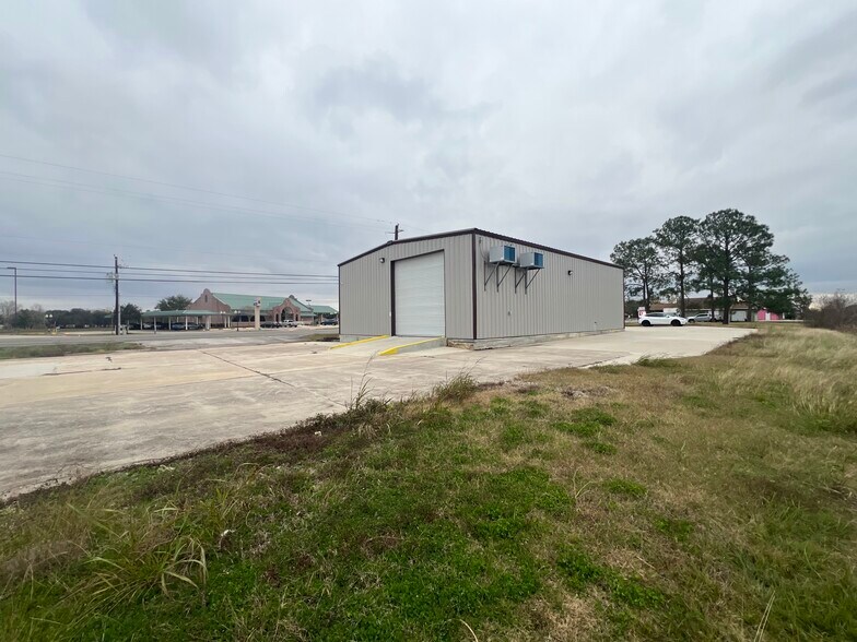 More Photos Of 13111 Highway 6, Santa Fe Freestanding For Sale
