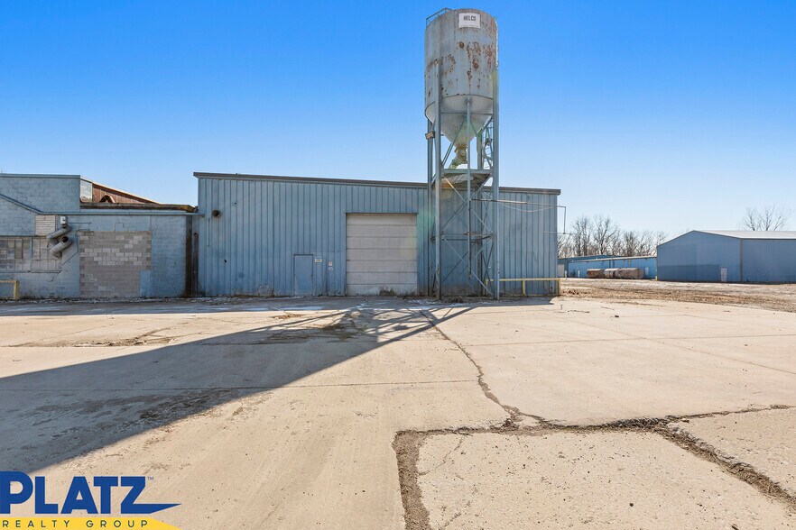 More Photos Of 1929 Larchmont Ave NE, Warren Warehouse For Sale