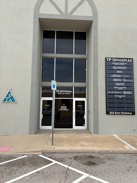 More Photos Of 222 E Eufaula St, Norman Office For Lease