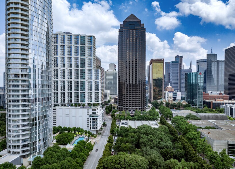 More Photos Of 2001 Ross Ave, Dallas Office For Lease