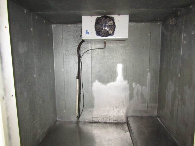 More Photos Of 1532 E Racine St, Janesville General Retail For Lease