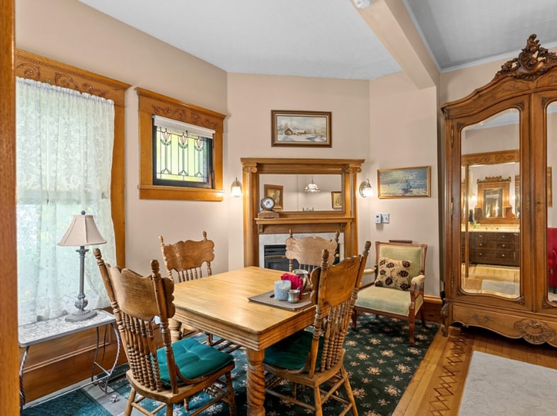 More Photos Of 908 Michigan St, Sturgeon Bay Hospitality For Sale