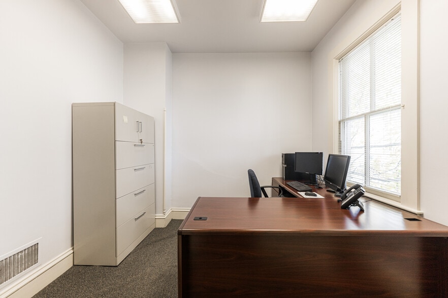 More Photos Of 223 E State St, Geneva Office For Sale