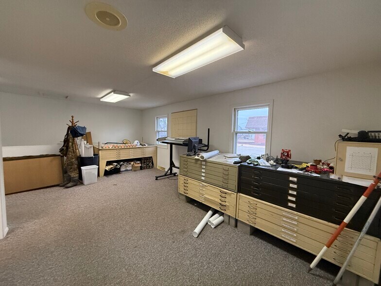 More Photos Of 910-912 7th St, Onawa Office For Sale