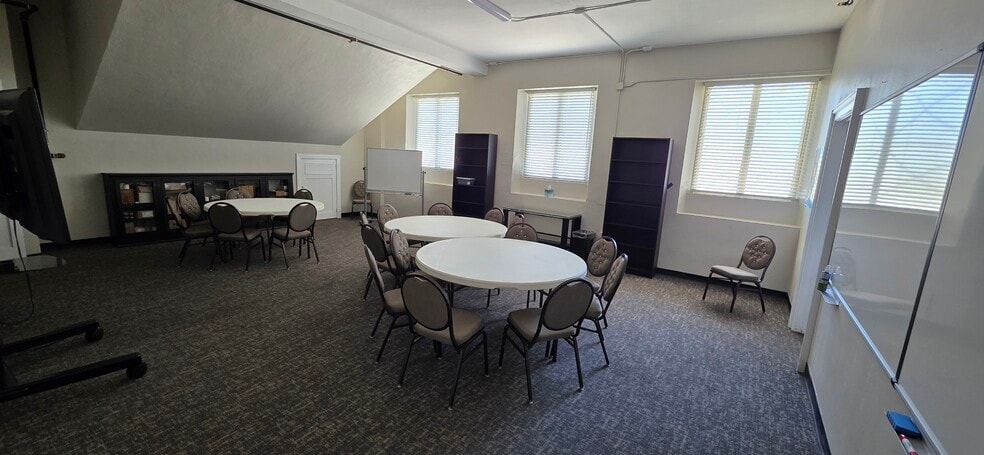 More Photos Of 302 Grove St N, Saint Petersburg Religious Facility For Sale