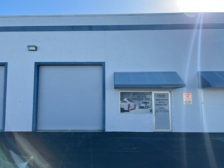 Primary Photo Of 1547-1561 SE South Niemeyer Cir, Port Saint Lucie Warehouse For Lease
