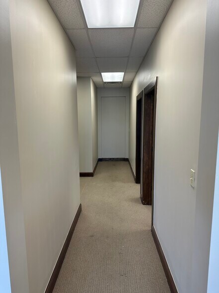 More Photos Of 1660 E 71st St, Tulsa Unknown For Lease