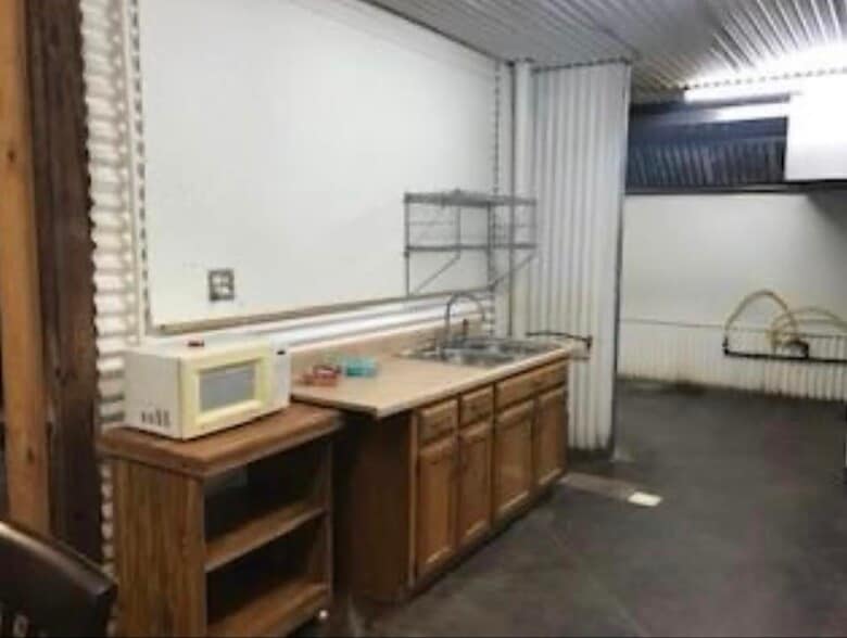 More Photos Of 18945 FM 8, Stephenville Restaurant For Lease