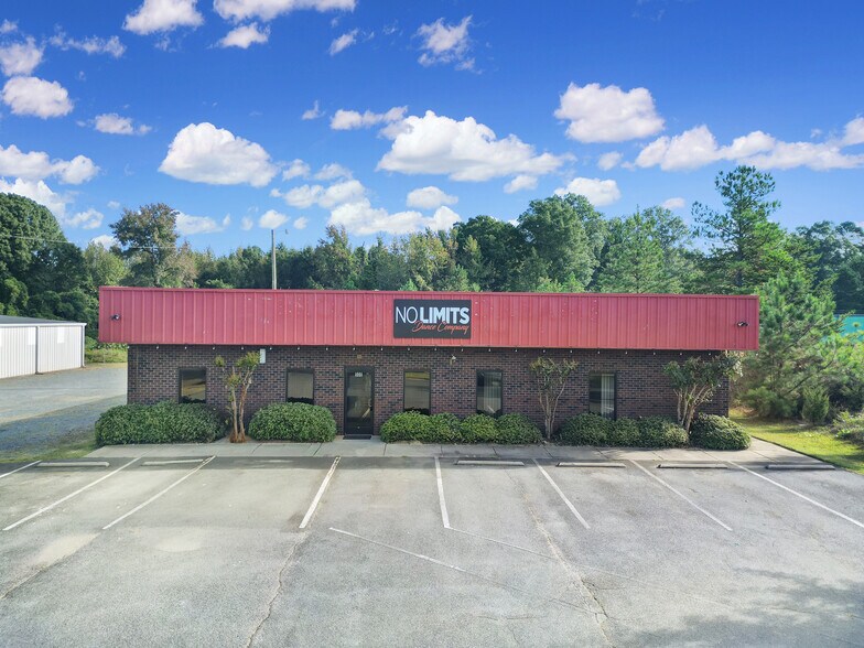 Primary Photo Of 908 N Sutherland Ave, Monroe Flex For Sale