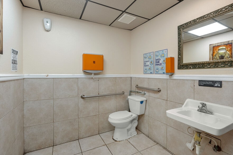 More Photos Of 480 Mary Esther Blvd NW, Fort Walton Beach Restaurant For Lease