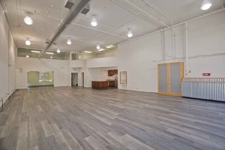 More Photos Of 133-135 Stillman St, San Francisco Research And Development For Lease