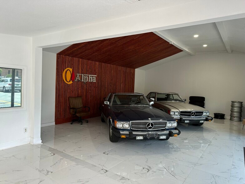 More Photos Of 1165 Cassat Ave, Jacksonville Auto Dealership For Lease