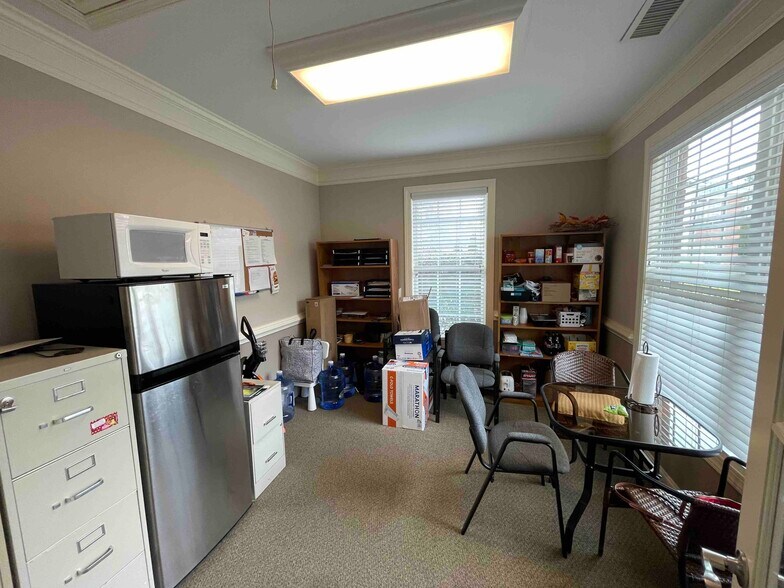 More Photos Of 3950 Cobb Pky NW, Acworth Office For Lease