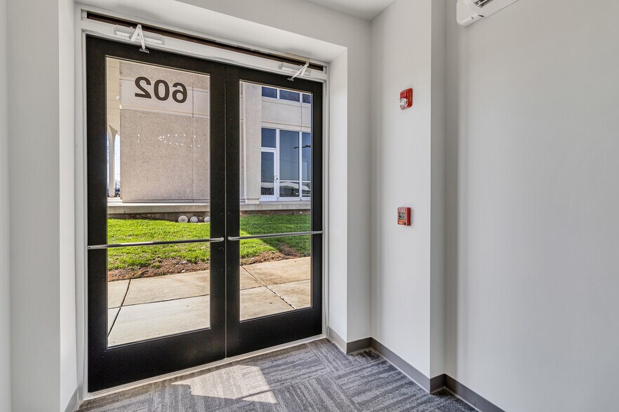 More Photos Of 602 Hill Ave, Nashville Medical For Sale