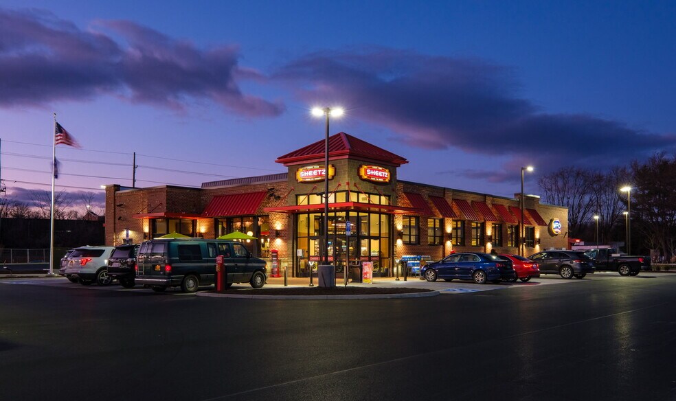 More Photos Of 133 Botanical Blvd, Winchester Convenience Store For Sale