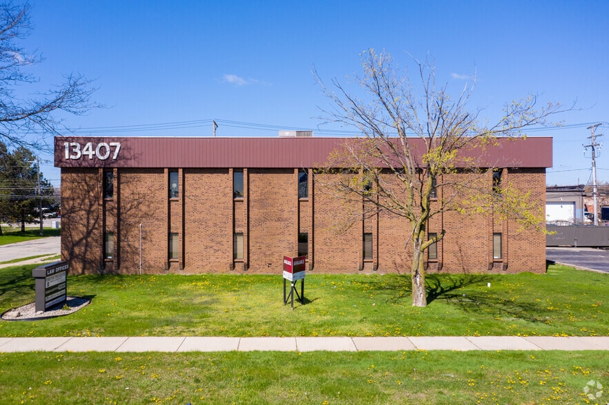 More Photos Of 13407 Farmington Rd, Livonia Medical For Lease