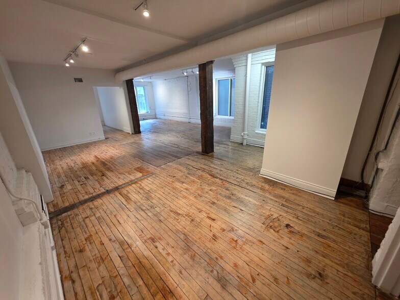 More Photos Of 24 Mercer St, Toronto Loft Creative Space For Lease