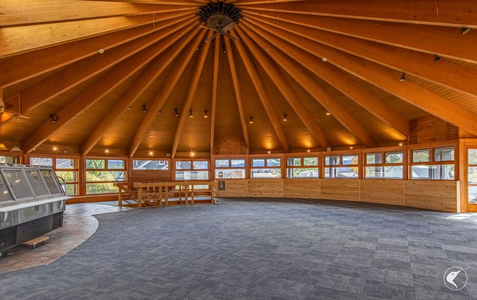 More Photos Of 2345 Saranac Ave, Lake Placid Flex For Sale