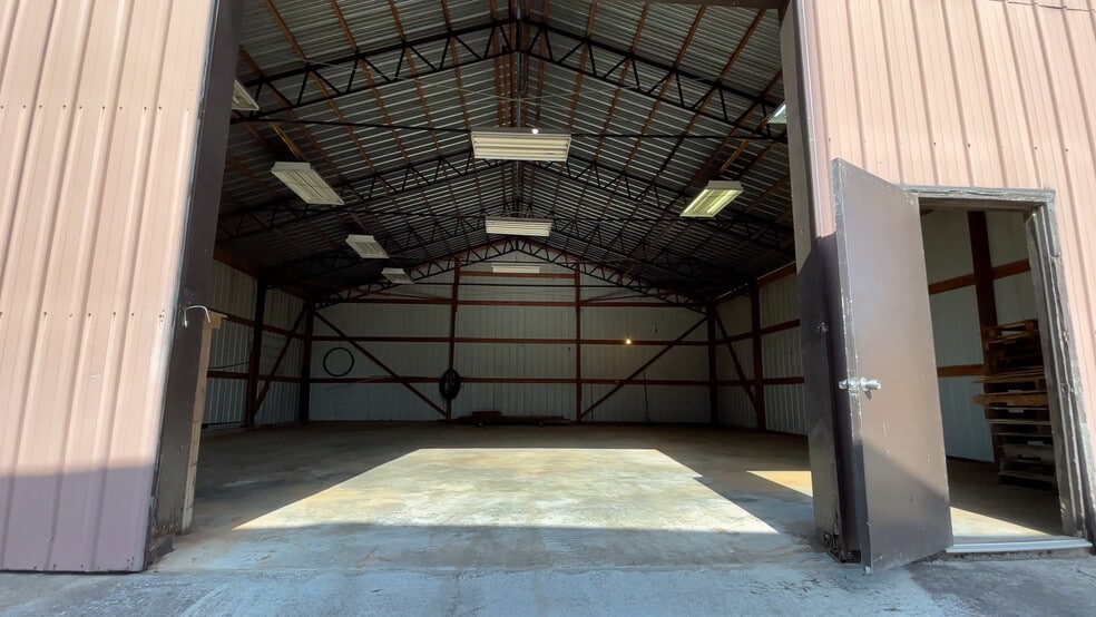 More Photos Of 302 6th, Decatur Industrial For Lease