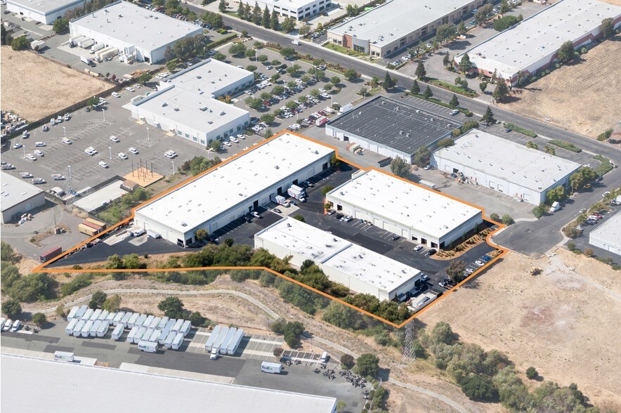 More Photos Of 495 Edison Ct, Fairfield Warehouse For Lease