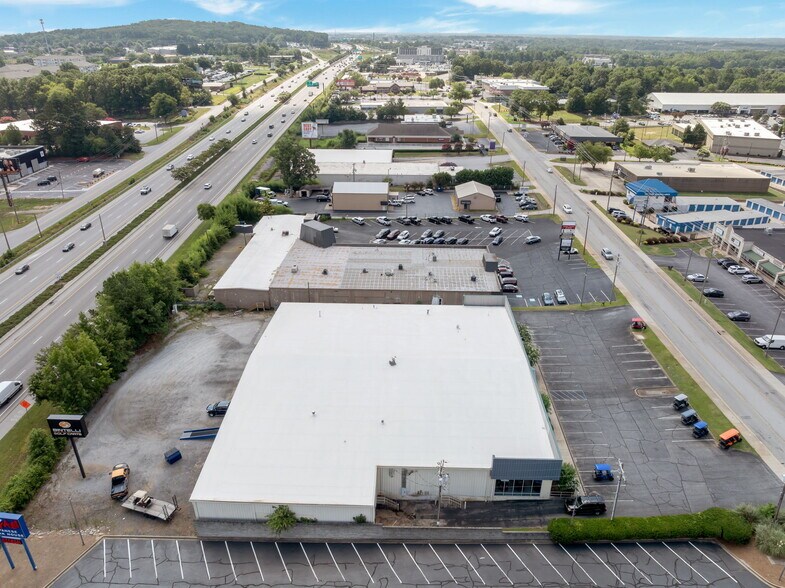 More Photos Of 627 Congaree Rd, Greenville Freestanding For Sale