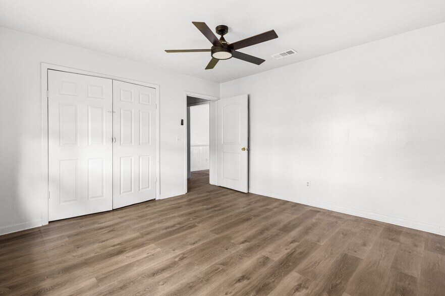 More Photos Of 210 Matthews Ave, Carrollton Apartments For Sale