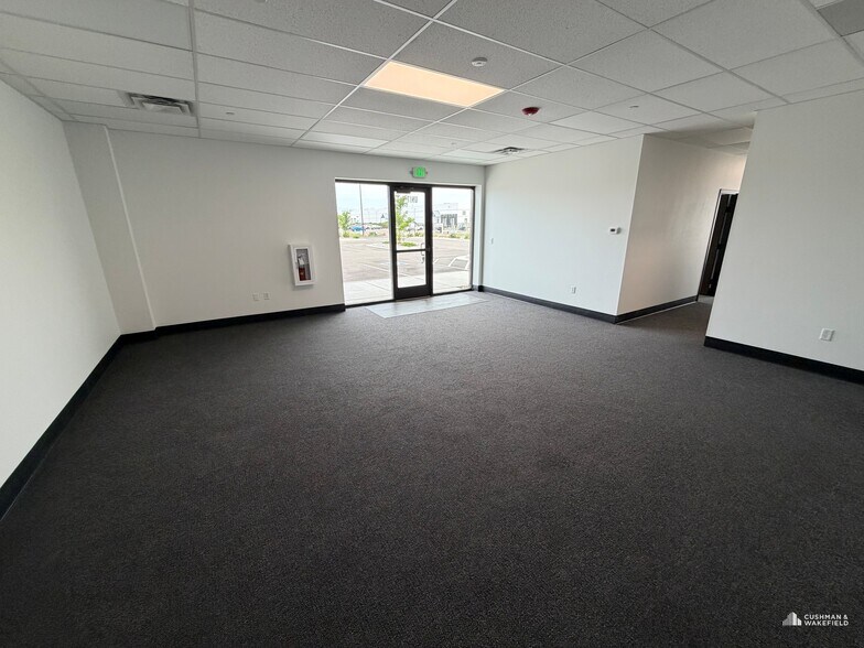 More Photos Of 7950 Miller Dr, Frederick Warehouse For Lease