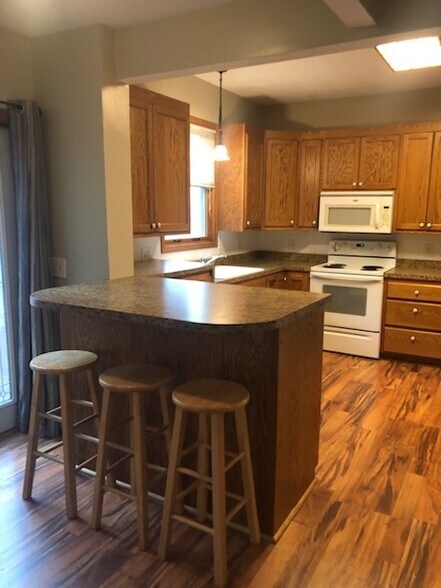 More Photos Of 6368 Elm St, North Branch Office For Sale