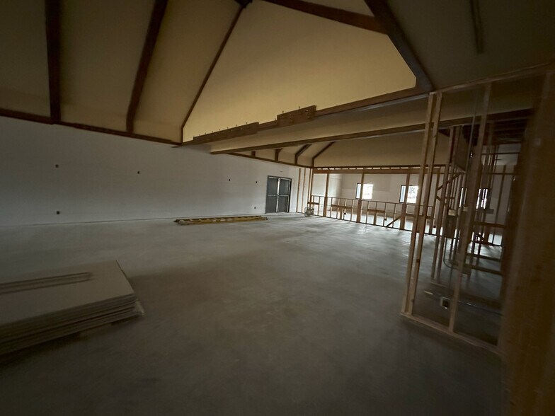 More Photos Of 301 Kienle Dr, Piqua Storefront Retail Office For Lease