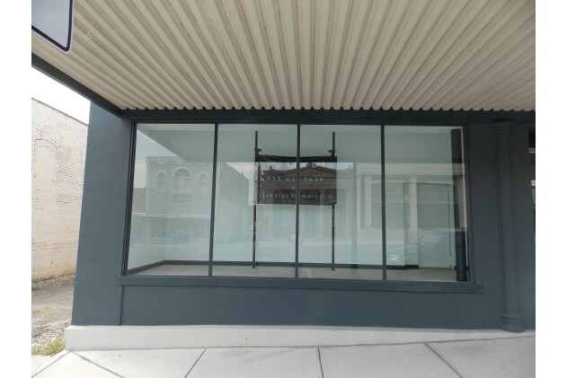 More Photos Of 211 N Main St, Taylor Storefront Retail Office For Lease