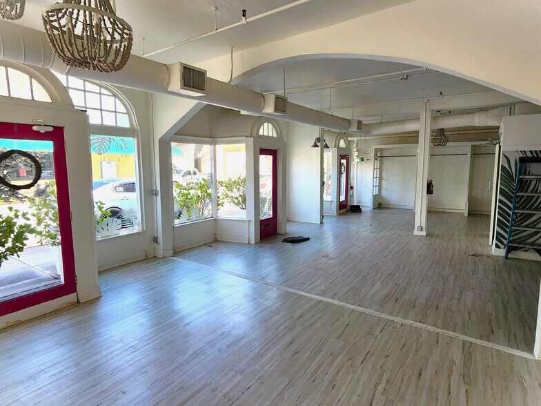 More Photos Of 2018 Melbourne Ct, Melbourne Office For Lease