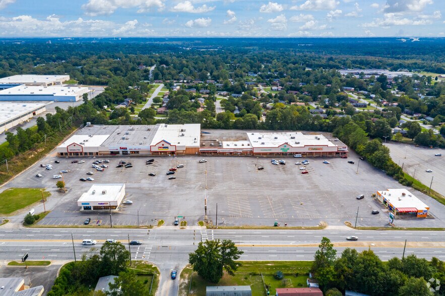 More Photos Of 1576 Eisenhower Pky, Macon-Bibb Unknown For Lease