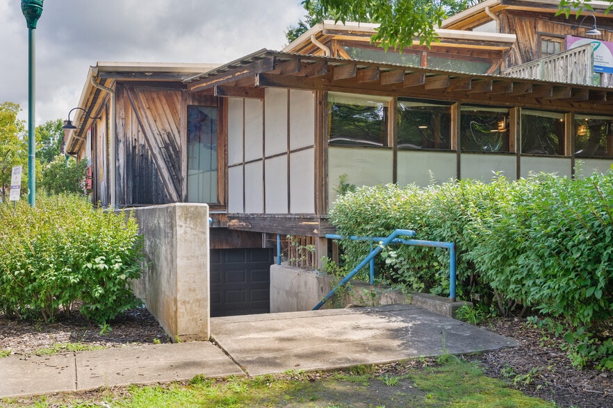 More Photos Of 110 River St, Chattanooga Restaurant For Lease