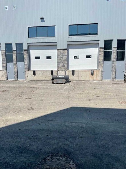 More Photos Of 5266 Solar Dr, Mississauga Manufacturing For Sale