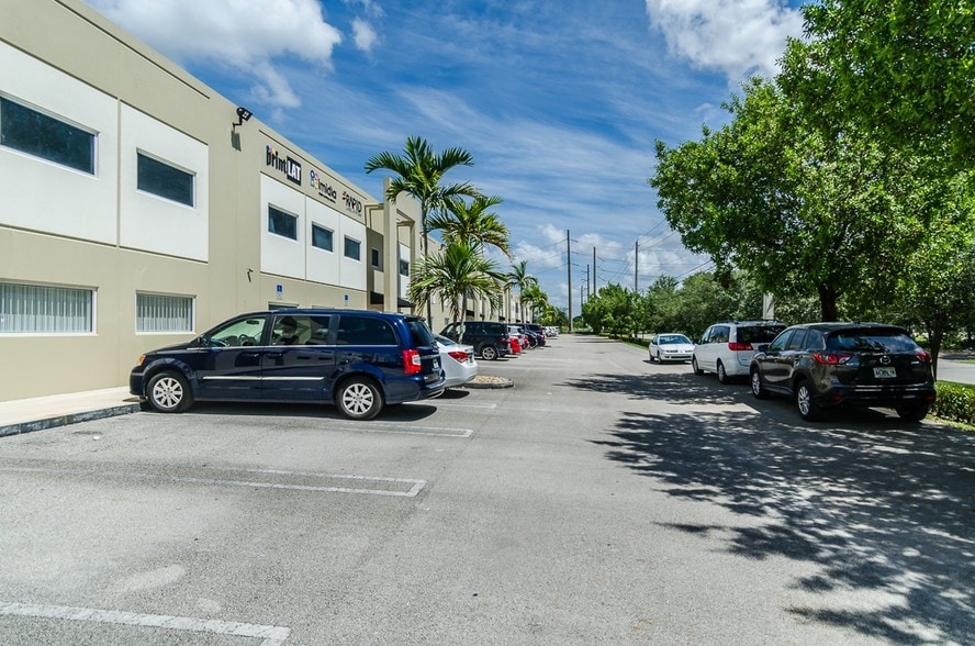 More Photos Of 10800 NW 21st St, Miami Warehouse For Sale