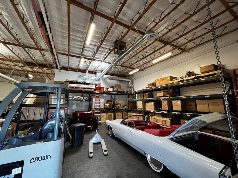 More Photos Of 712 S Hacienda Dr, Tempe Warehouse For Lease