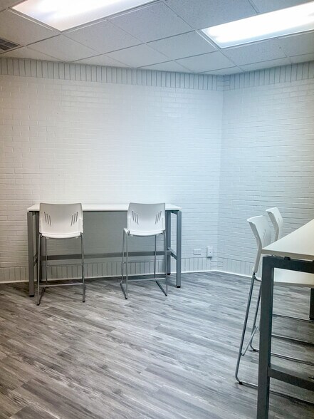 More Photos Of 11524 N Rodney Parham Rd, Little Rock Medical For Lease