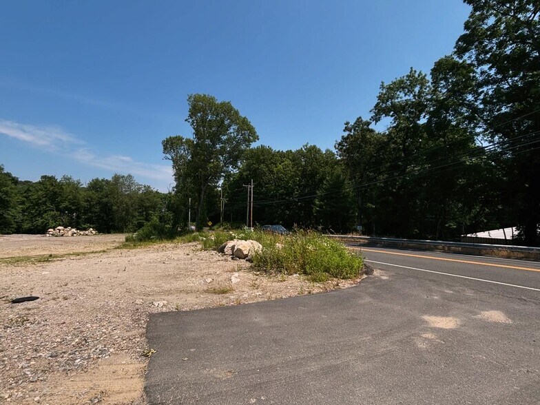 More Photos Of 909 Main St, Monroe Land For Sale