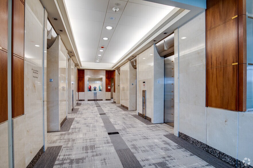 More Photos Of 8000-8500 Normandale Lake Blvd, Bloomington Unknown For Lease