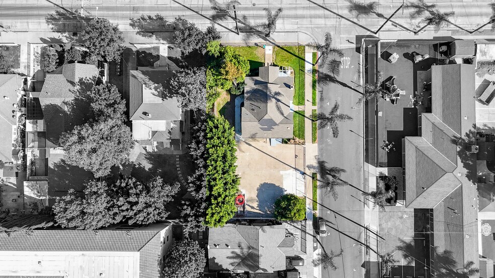 More Photos Of 1204 N Ross St, Santa Ana Office For Sale