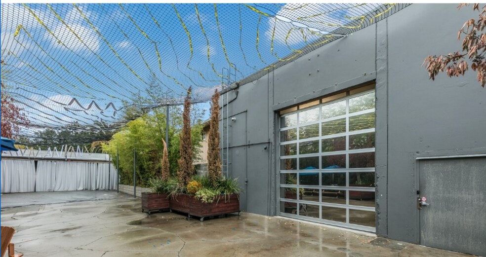 Primary Photo Of 114 Hazel St, Redwood City Research And Development For Lease