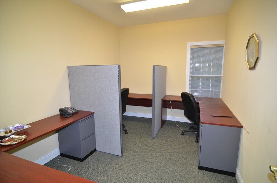 More Photos Of 4 Walter E Foran Blvd, Flemington Office For Sale