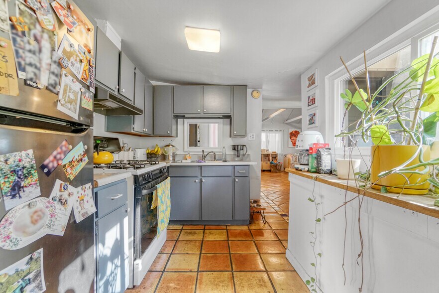 More Photos Of 2420 N Beachwood Dr, Los Angeles Multifamily For Sale