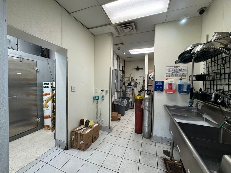 More Photos Of 2253 S Grand Blvd, Saint Louis Freestanding For Lease